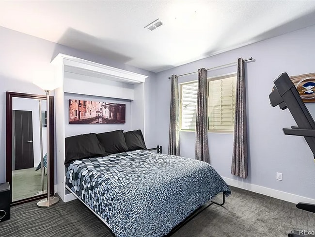 Photo - 5054 Valentia St