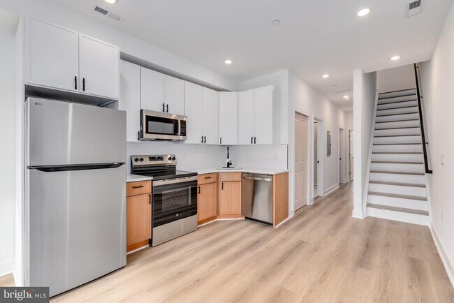 Photo - 511 W York St