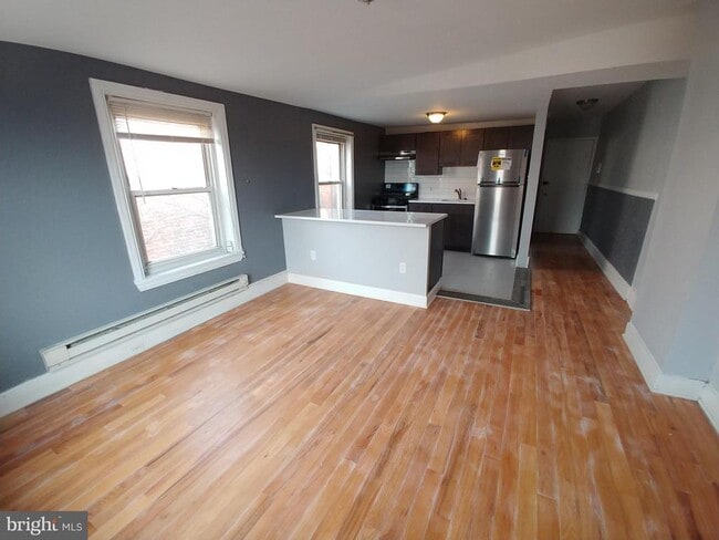 Building Photo - 1508 S Broad St Unit THIRD FLOOR Rental