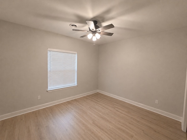 Photo - 2086 Meadow Creek Ln