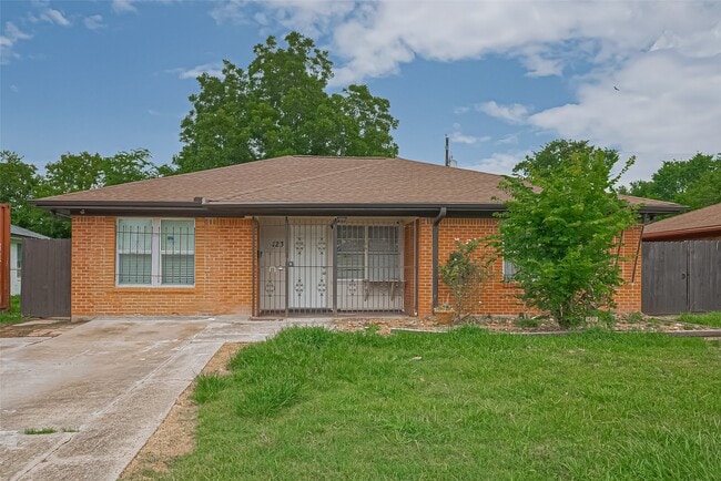Building Photo - 423 Gammon Dr Rental