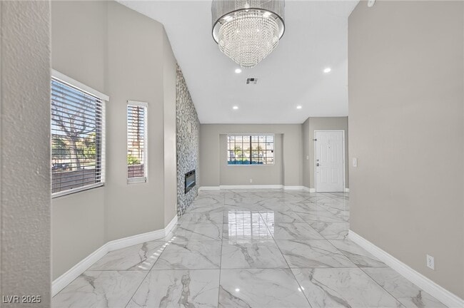 Photo - 492 Chelsea Dr