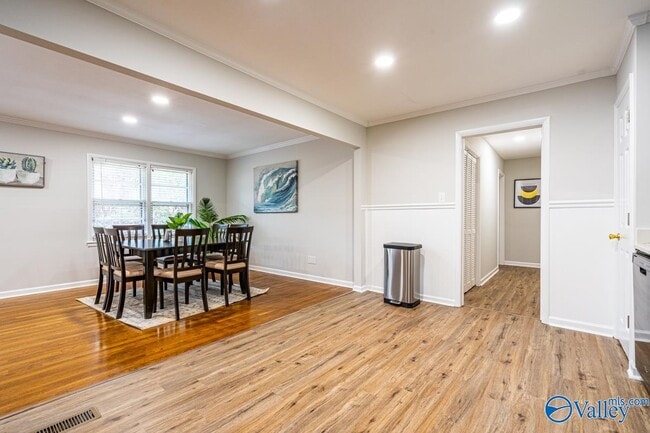 Photo - 103 Noble Dr SE