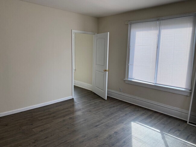 Photo - 1906-1908-1908 Cleveland Ave Unit 1906 Cleveland Ave