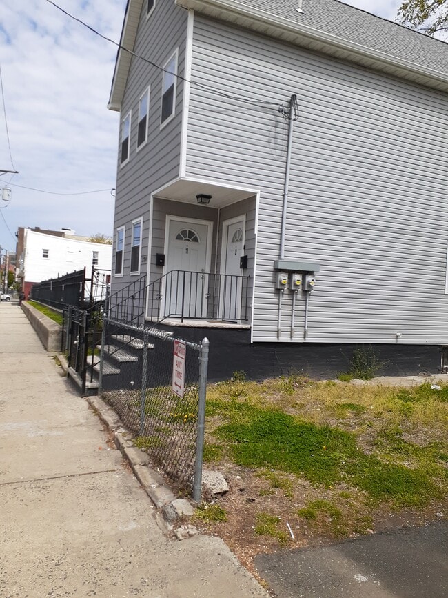 Building Photo - 224 Fairmount Ave Unit 1 Rental