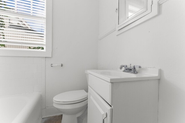 Photo - Chateau Avalon