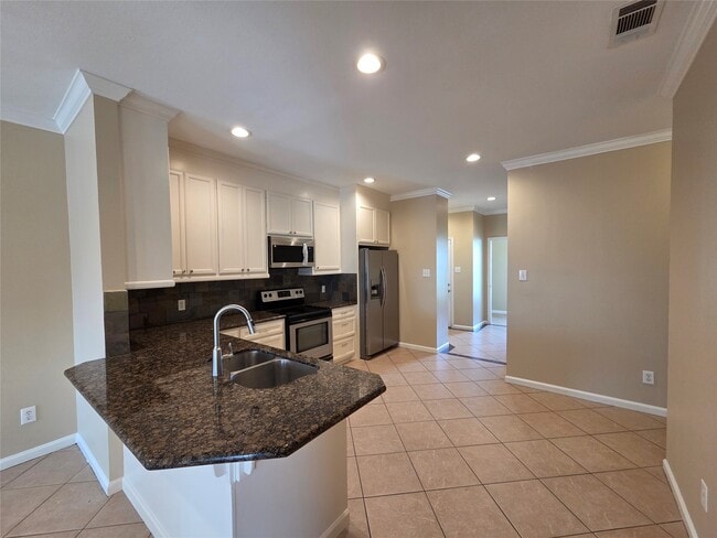 Photo - 928 Runneburg Rd