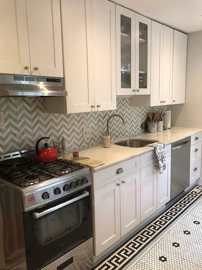 Photo - 115 E Laurel Ave Unit 2