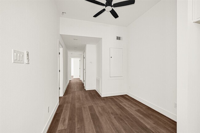 Photo - 422 Clinton Park St Unidad 1-4