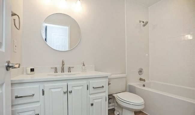 Photo - 220 Easy St