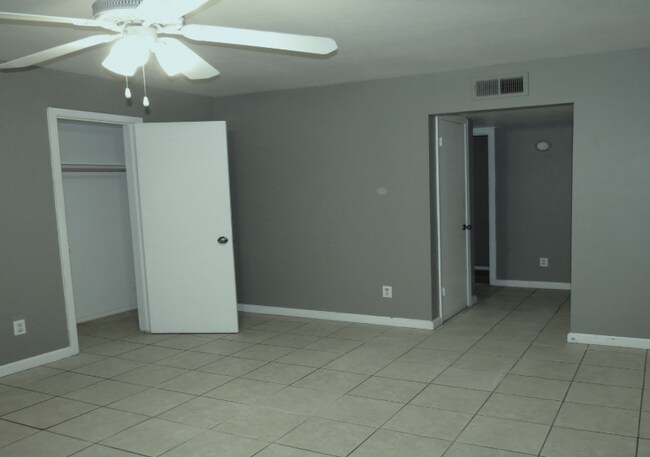 Photo - 2703 Poplar Cir