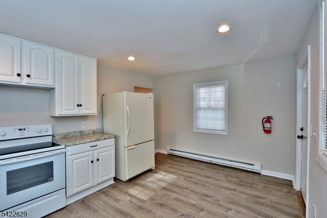 Photo - 422 Brown Trail