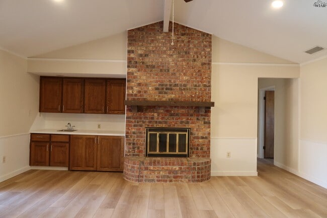 Photo - 4819 Royal Oak St