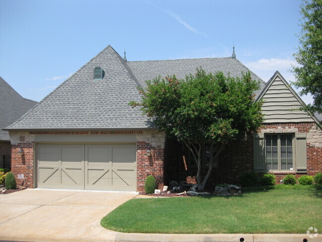 Building Photo - Gorgeous South Tulsa Beauty w/ Lawn Care I... Rental