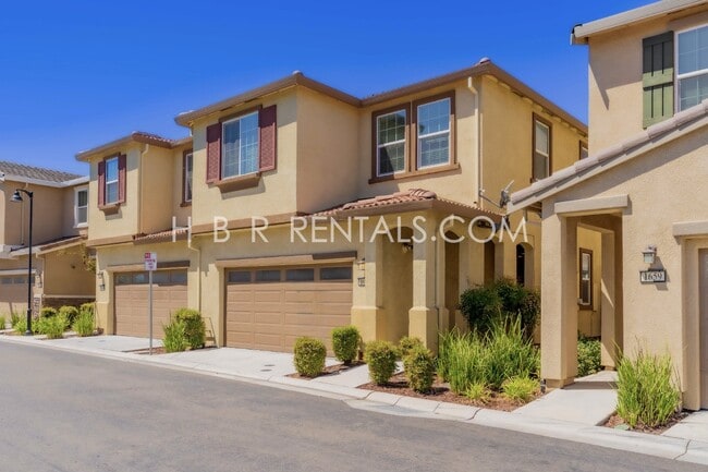 Photo - Spacious 4-Bedroom with Granite Finishes in Tracy – Your Dream Home Awaits!