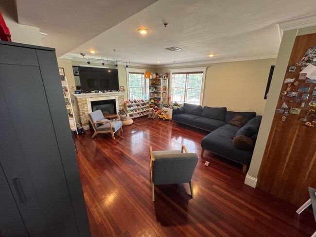 Living Room - 190 Sydney St Rental