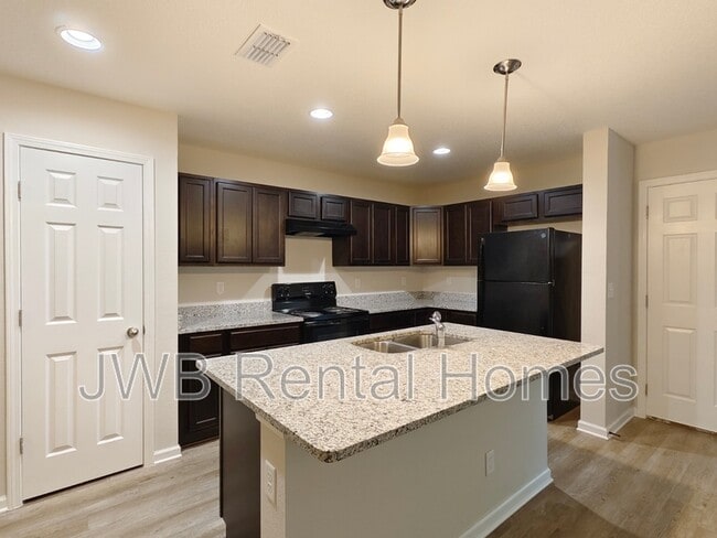 Photo - 8006 Dandy Ave