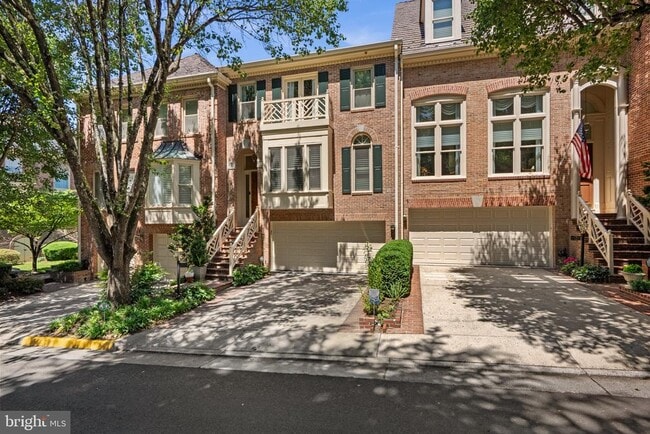 1532 Hampton Hill Cir
