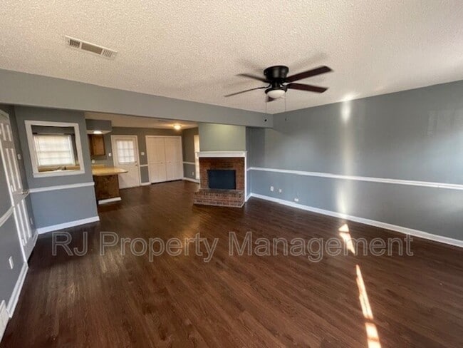 Photo - 5560 Blossom Ln