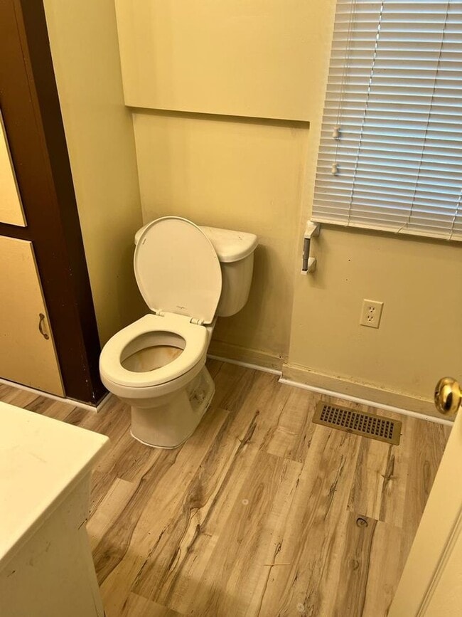 Photo - Beautiful 4 bedrooms house in a quiet little town