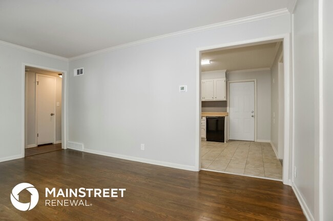 Photo - 11105 W 69th St