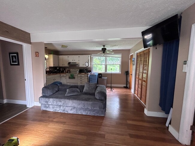 Photo - 113 Castlerock Dr Unit A