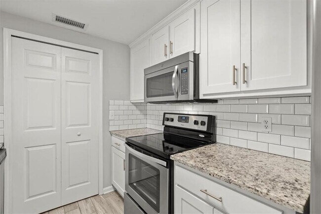 Photo - 3481 Lakeside Dr NE Unit 1007