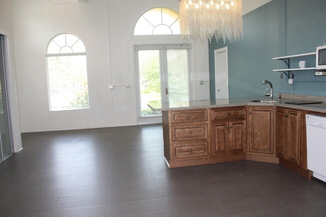 Photo - 5862 Homeland Rd