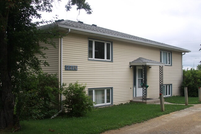 Building Photo - 2216 18 1/2 Ave NW Unit 2 Rental