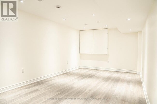 Photo - 29 Bloomfield Trail