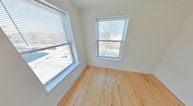 Photo - 1555 N Mohawk St