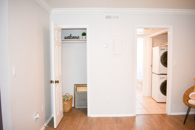 Photo - 3215 W Swann Ave