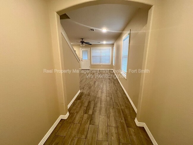 Photo - 6617 Leightyn Ln