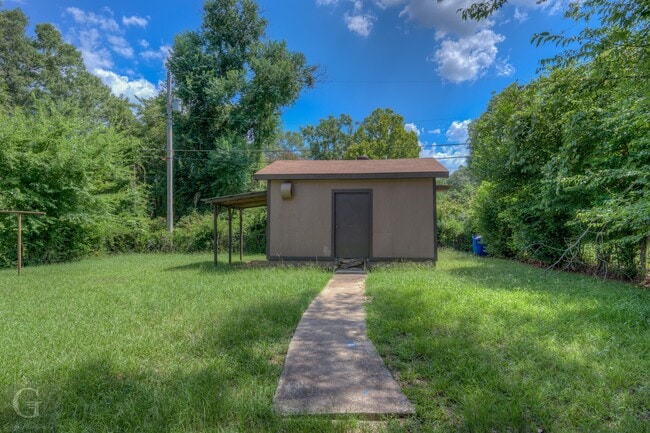 Photo - 3051 Amherst St