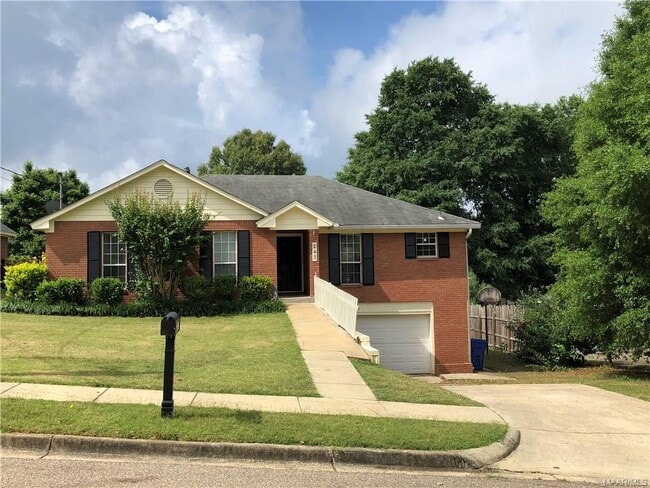 Photo - 243 Primrose Dr