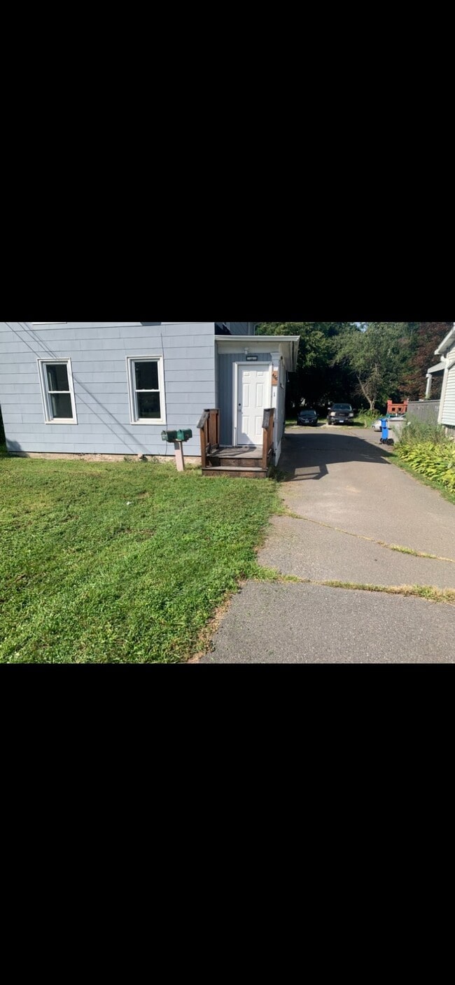 466 Broad St Unit #1