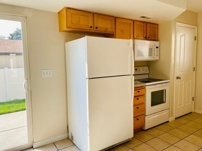 Photo - 428 E Park Oak Pl