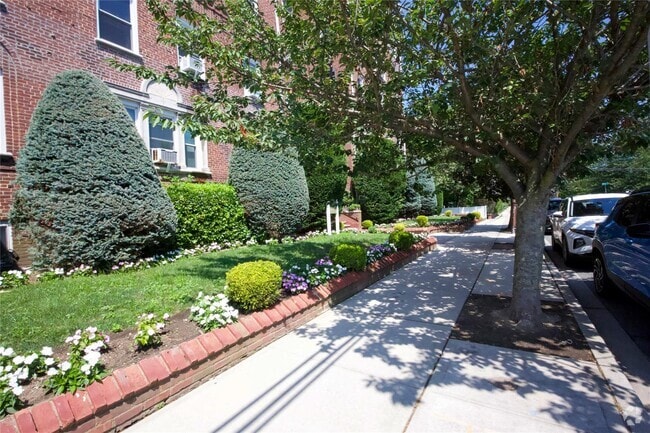 Building Photo - 45 Grand Ave Unit B7 Rental