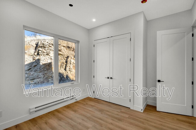 Photo - 1122 Pearcy Ct