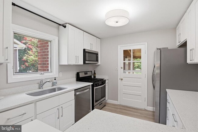 Photo - 4014 Jeffry St
