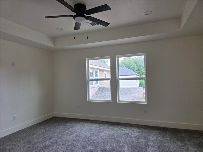 Photo - 2142 De Soto St