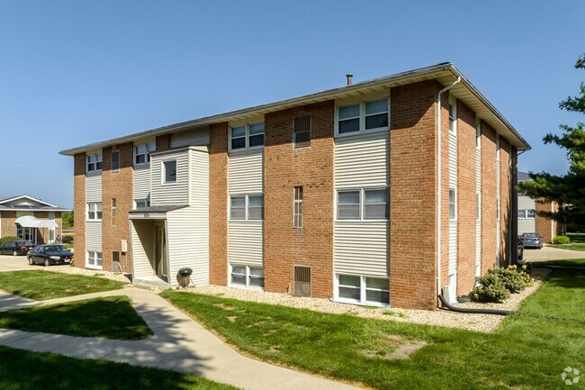 Pinecrest Apartments