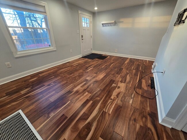 Photo - 4338 Coleridge St