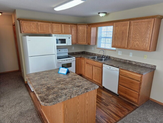 Photo - 4410 152 Street