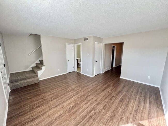 Photo - 1742 E Holmes Rd