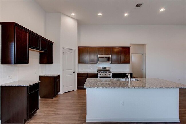 Photo - 18521 Urbano Dr