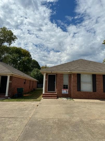 Building Photo - 313 Mildred St