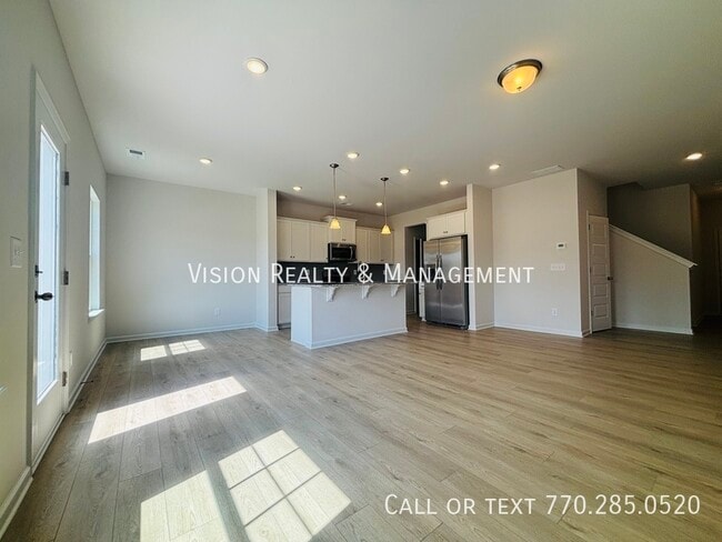 Photo - 206 Bastian Dr