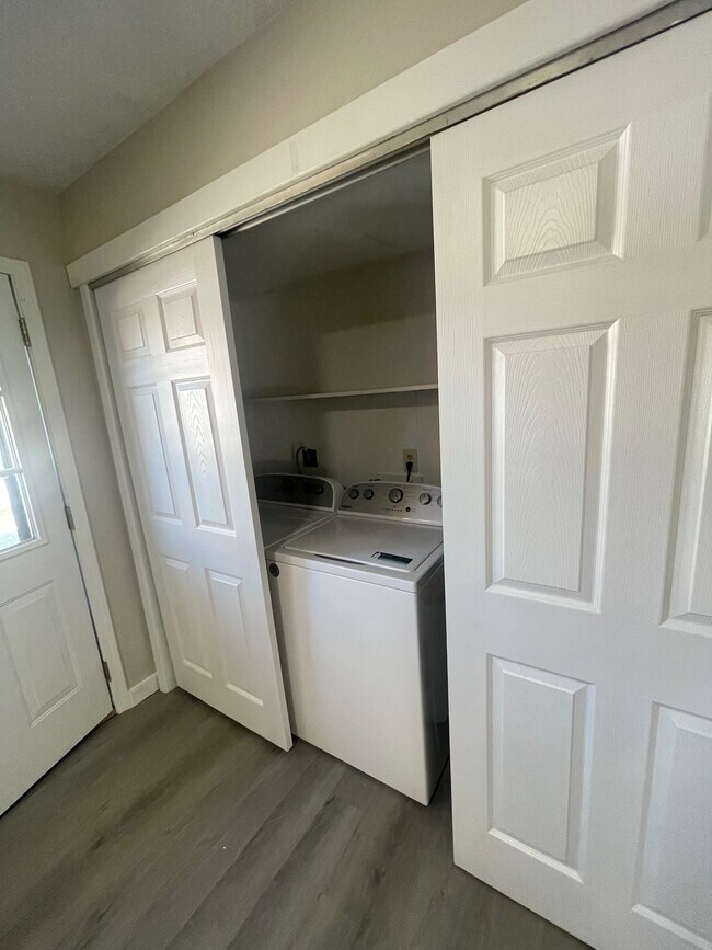 Renovated 2 Bedroom Townhome! For Rent in Belleville, IL