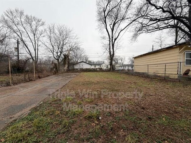 Photo - 2527 Switzer Ave